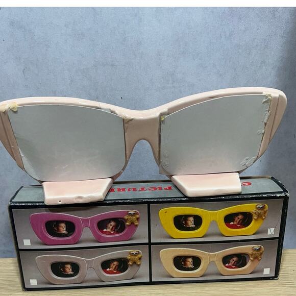 Vintage Ceramic Picture Frame Sunglasses Shape Light Pink Made In Taiwan New - Picture 2 of 2